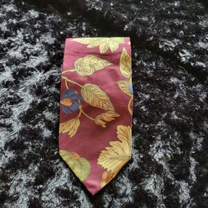 Barry of London Mens Tie Necktie Mens Red Gold Leaves Pattern Classic All Silk
